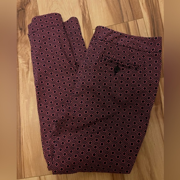 Laundry by Shelli Segal Pink and Navy Geometric Print Crop Capri Pants Size 6 - Picture 1 of 7